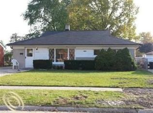 15426 Hill Ct, Roseville, MI 48066