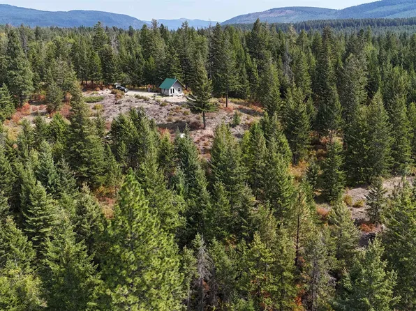 1882 Smith Lake Rd, Bonners Ferry, ID 83805