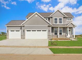 1712 Littlefield Ln, Mahomet, IL 61853