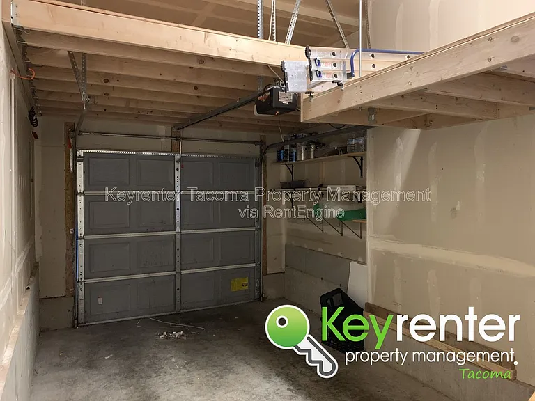628 N Steele St — Photo 29