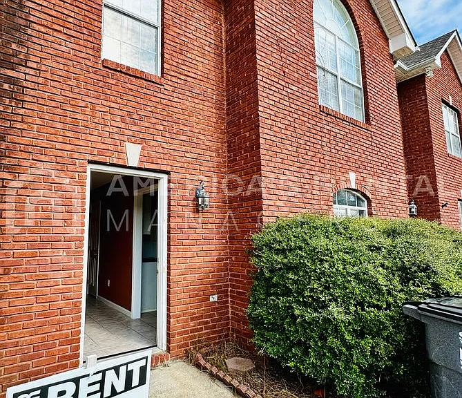 165 Rocky Ridge Dr — Photo 1