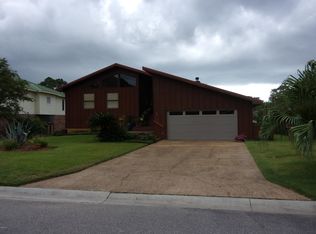 734 Live Oak Dr, Biloxi, MS 39532