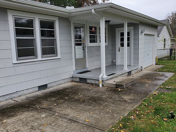 2nd image of 1102 Belmont Ave