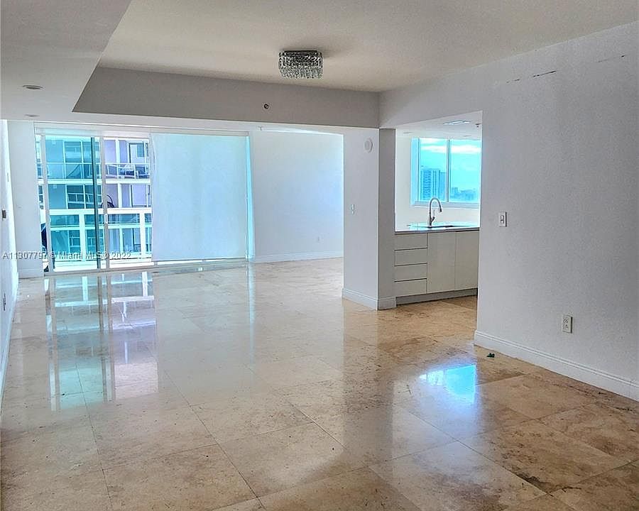 1st image of 1800 N Bayshore Dr APT 3515