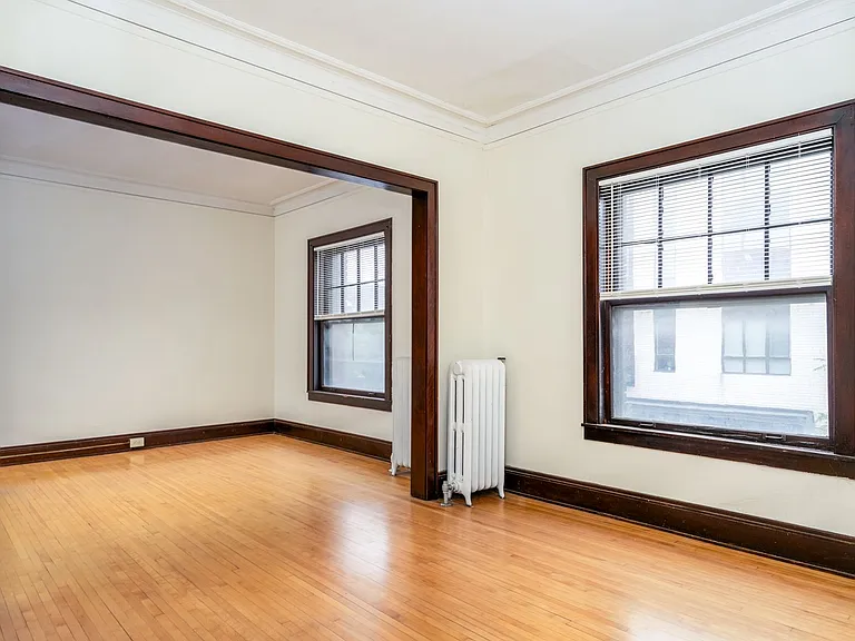 1325 West 27th St — Photo 8