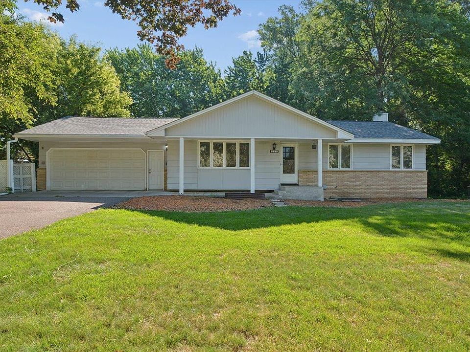 1st image of 300 Quaker Ln N