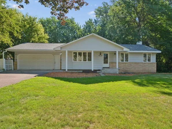 300 Quaker Ln N, Plymouth, MN 55441