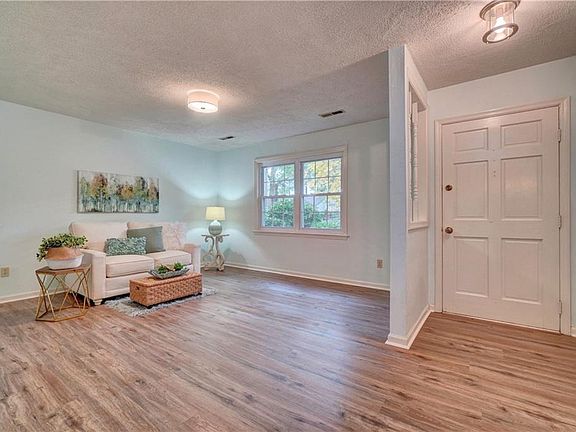 2nd image of 428 Casselberry Ln