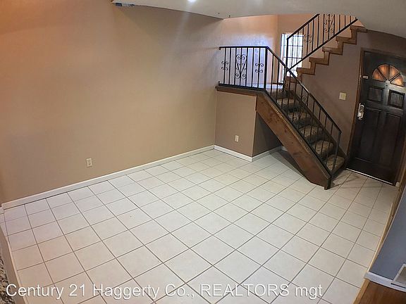 5th image of 3120 Voss Dr APT B