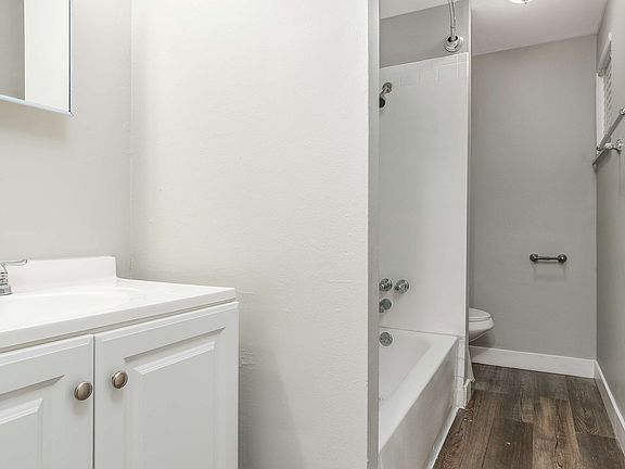 East-Townhomes-and-Apartments (4) med