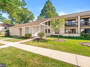 T 4 Avon Dr E, Hightstown, NJ 08520