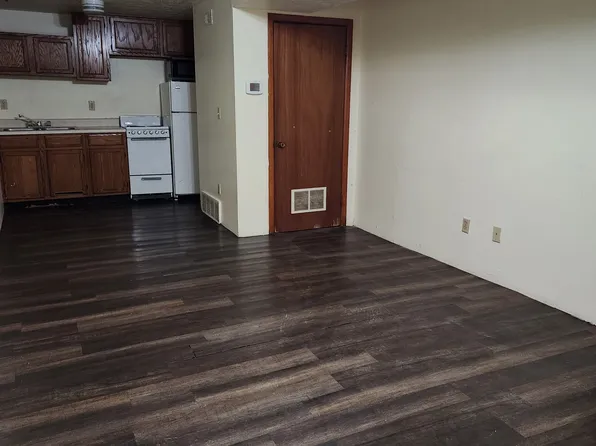 501 E Crawford St #16, Salina, KS 67401