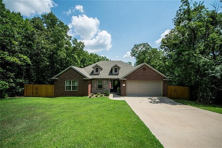 1st image of 31 Baker Dr