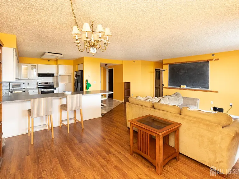 30 S Adelaide Ave #5M — Photo 14