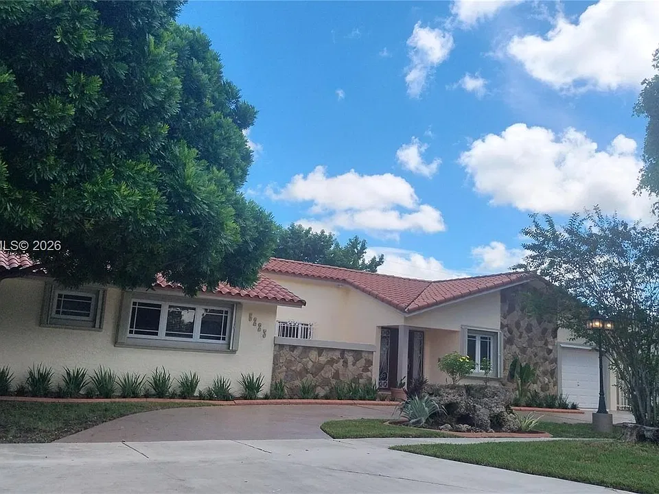 5223 SW 102nd Ct