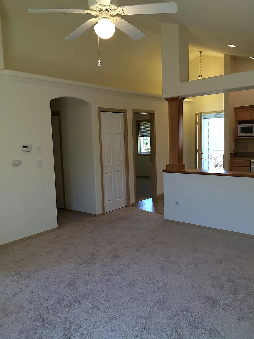 2 bed, 850 sqft, $2,000 — Photo 2