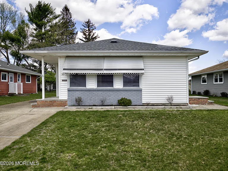 59 Guadeloupe Dr — Photo 3