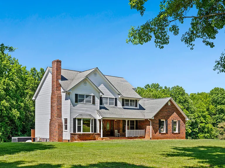 3010 Eaker Dr — Photo 44