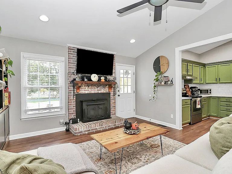 4227 Deerfield Dr — Photo 10