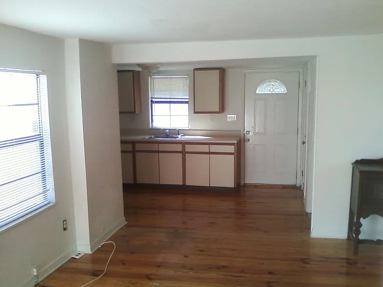 7205 S Manhattan St — Photo 4