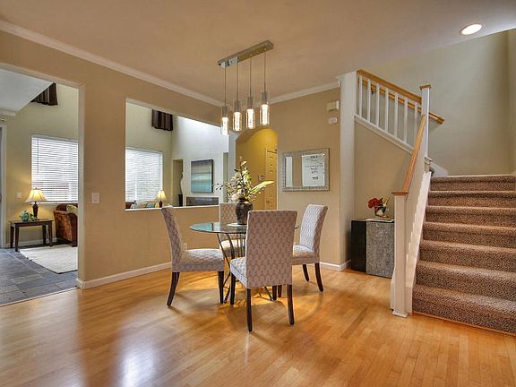 5th image of 819 Royal Palm Ct