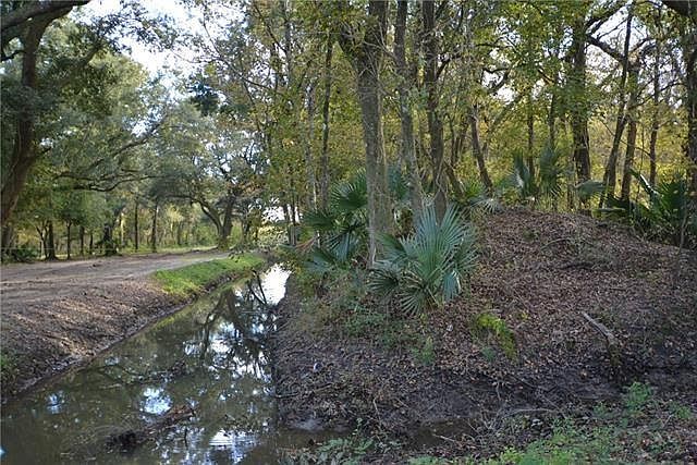1st image of Poydras Plant Lot 11