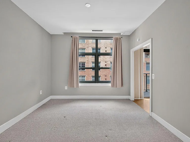 2425 L St NW #421 — Photo 10