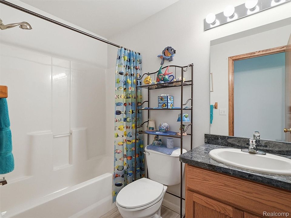 48728 Chester Ct, photo 14