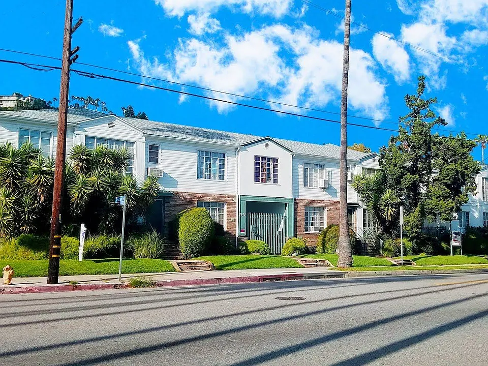 7665 Hollywood Blvd #15