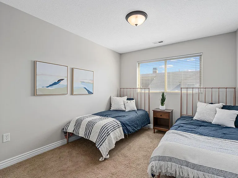 140 E Ace Ln — Photo 8
