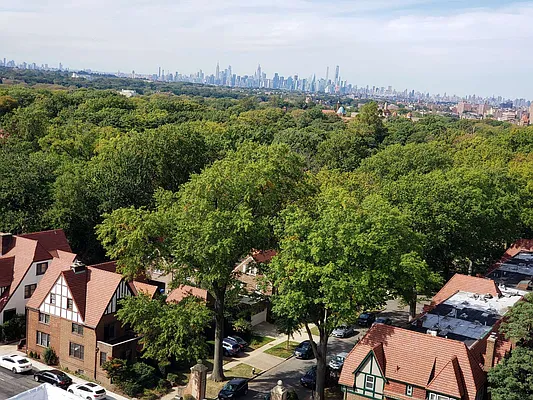 Sold by KA Realty Group Inc | media 47