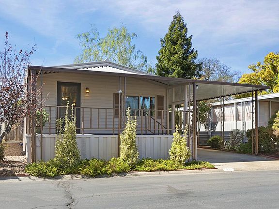 2nd image of 19 Rio Vista Dr