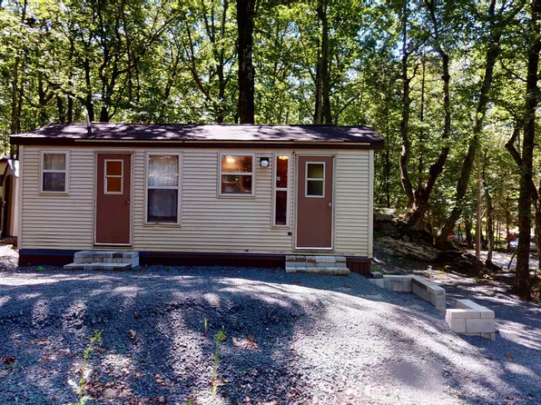 1103 Beaver Rd, Shohola, PA 18458