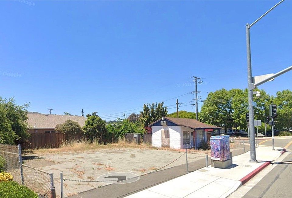 2nd image of 19693 Redwood Rd