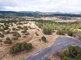 8 Sedillo Hill Pl, Tijeras, NM 87059