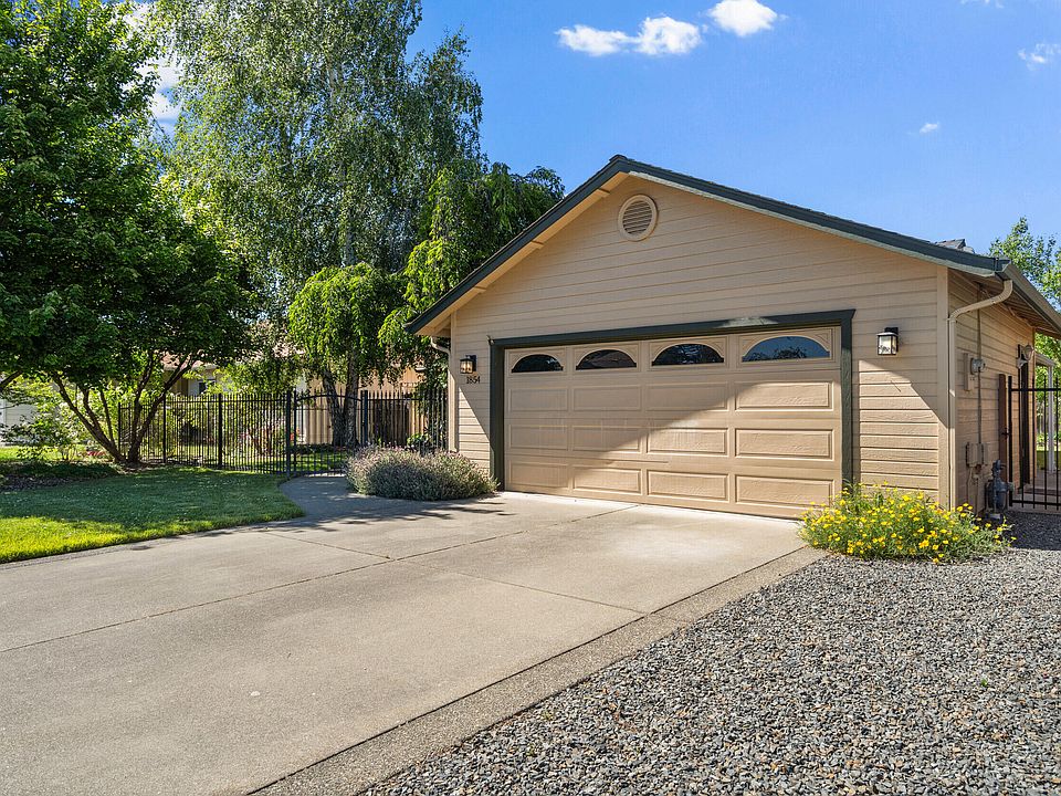 1854 SW Topaz Ln, Grants Pass, OR 97526 | Zillow