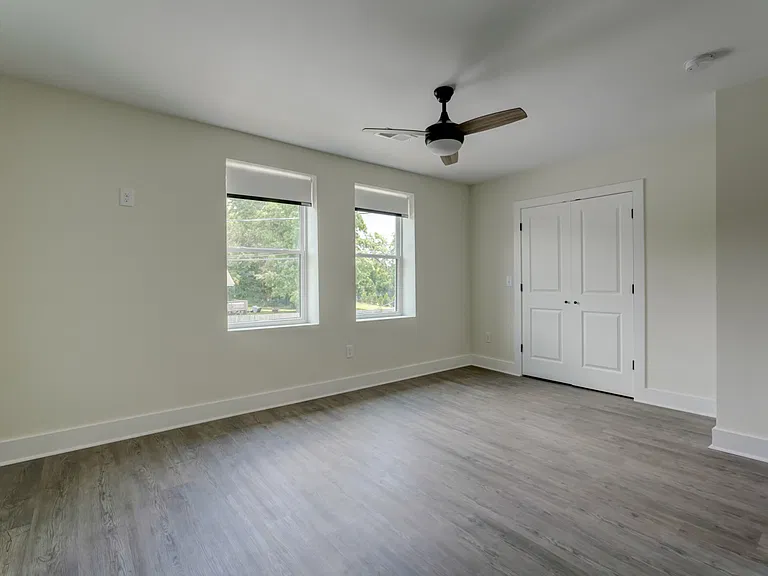 209 S Woodrow St — Photo 17