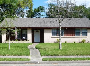 6914 Roos Rd, Houston, TX 77074
