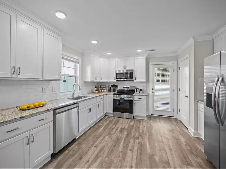 716B Sarah Rebecca Dr #B — Photo 2