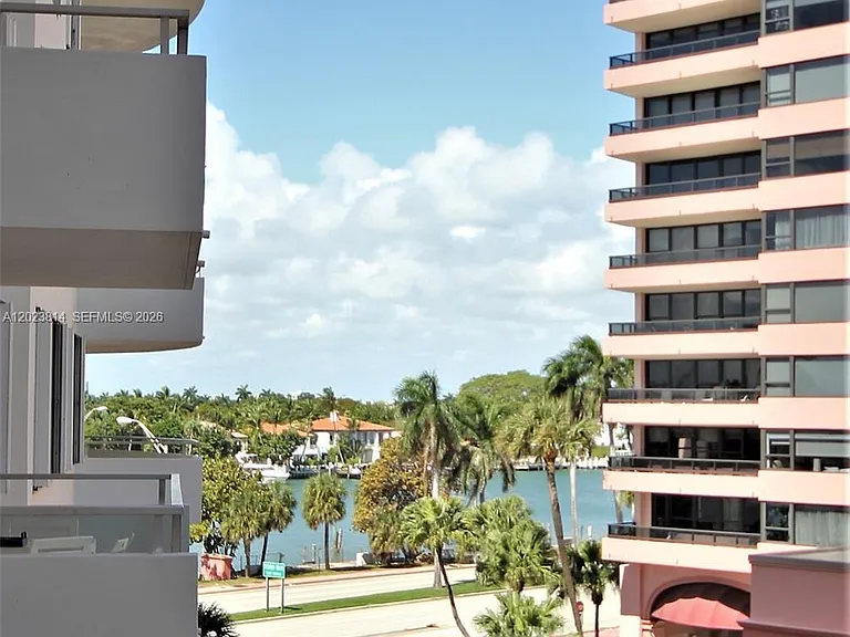 5161 Collins Ave #502 — Photo 26