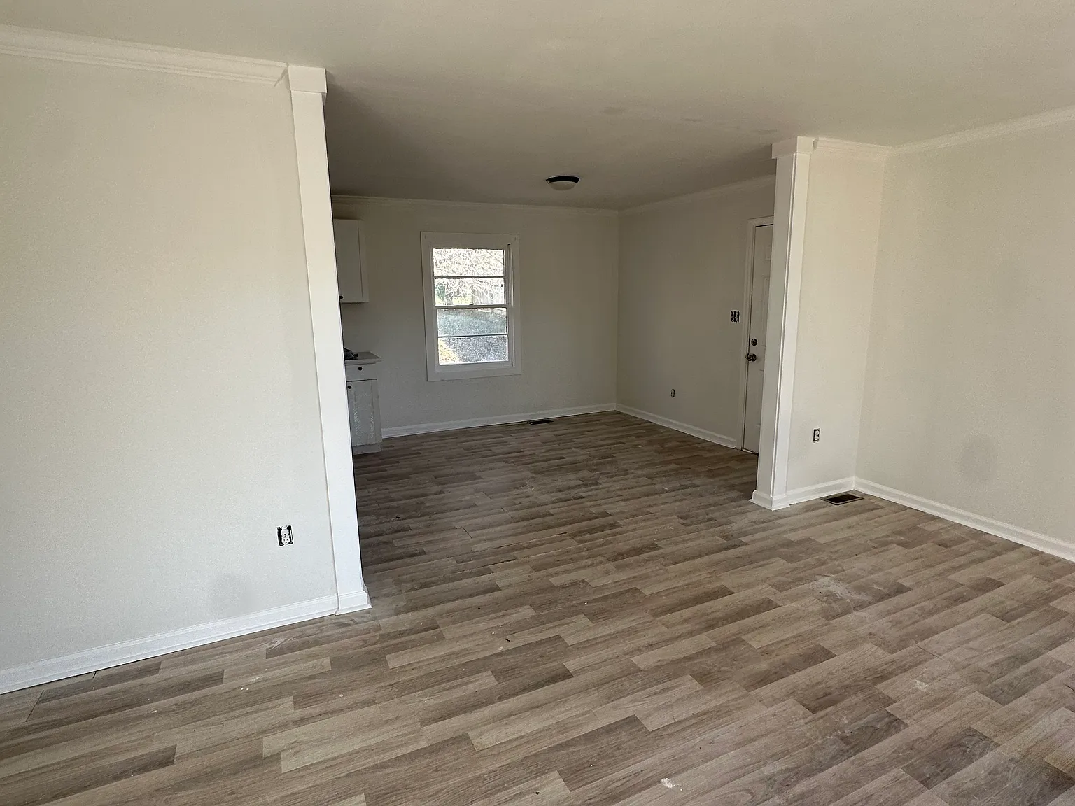 714 Belfast Dr — Photo 4