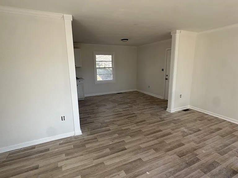 714 Belfast Dr — Photo 4