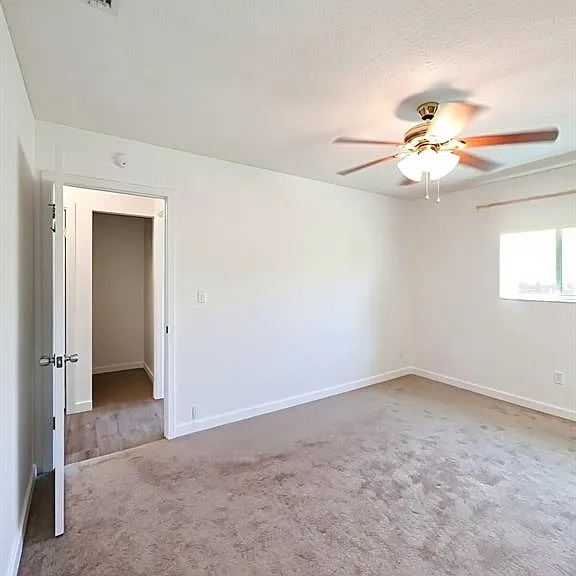 400 Oakridge Blvd #60 — Photo 11