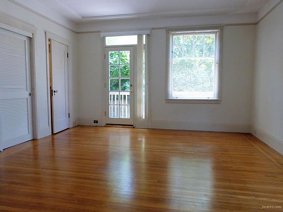 4th image of 1135 Stanyan St APT 2