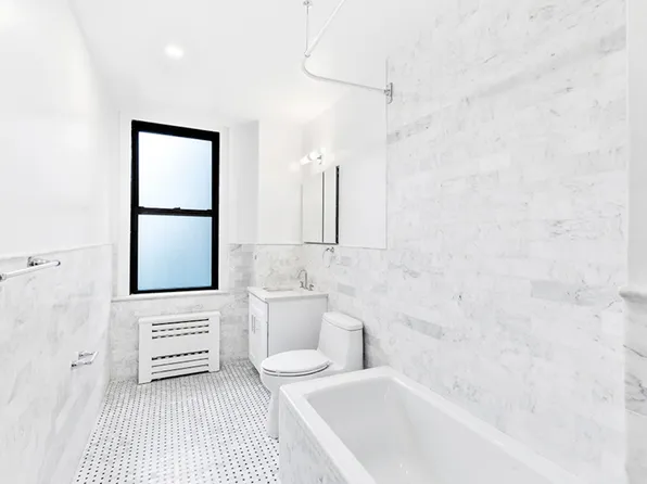 160 East 48th Street image 5 of 16