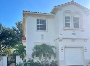 7028 Ambrosia Ln APT 801, Naples, FL 34119