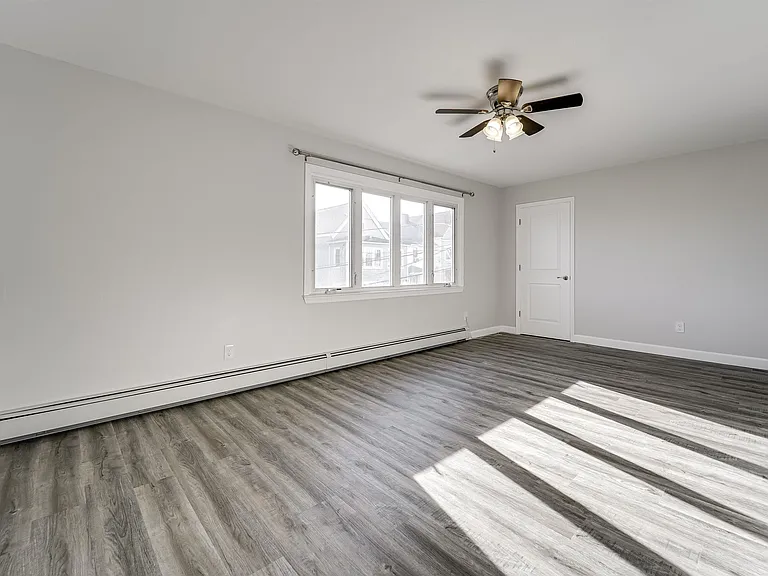 79 Hoyt St #2 — Photo 4