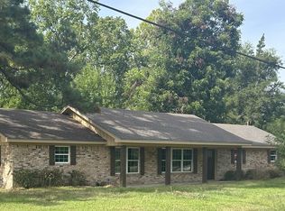 235 W Barfield St, Sour Lake, TX 77659