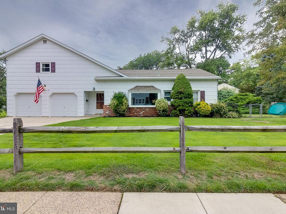 1st image of 755 Barlow Ave
