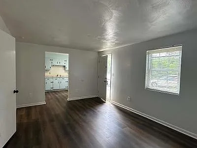 2126 Carvin St NE #5 — Photo 2